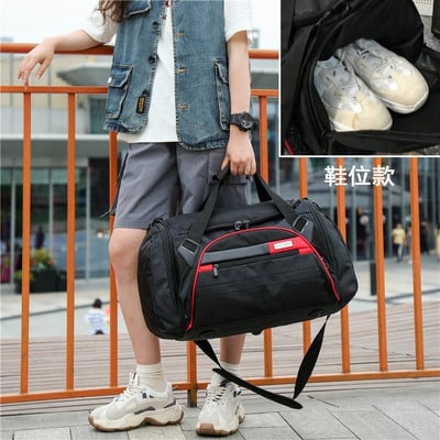 Hordozható utazótáska oldalzsebbel és vállpántokkal