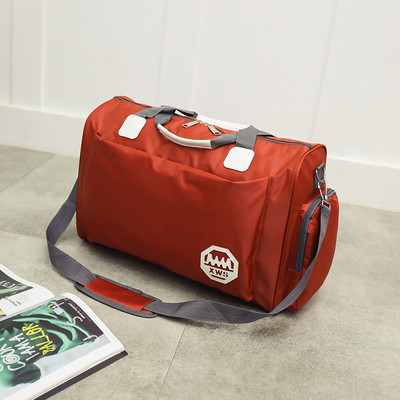 Pārnēsājama ceļojumu soma ar plecu siksnu