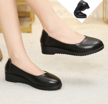 Sieviešu melnie kurpes