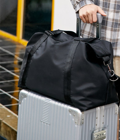 Sportski model prijenosne torbe s patentnim zatvaračem