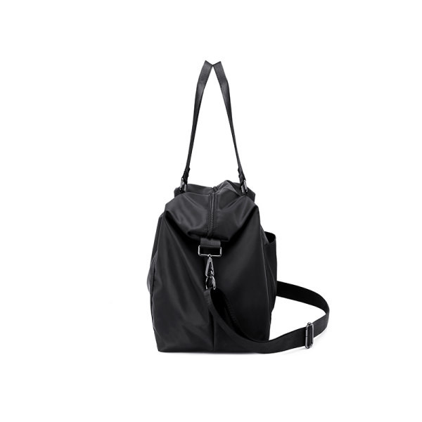 Sportski model prijenosne torbe s patentnim zatvaračem