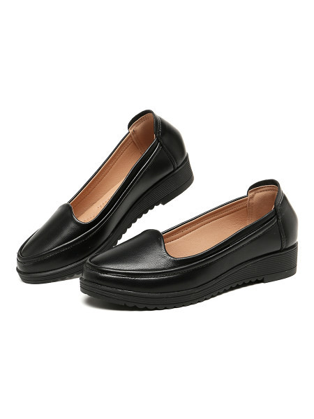 Eko bőrből készült, letisztult mintás alkalmi női mokaszinok