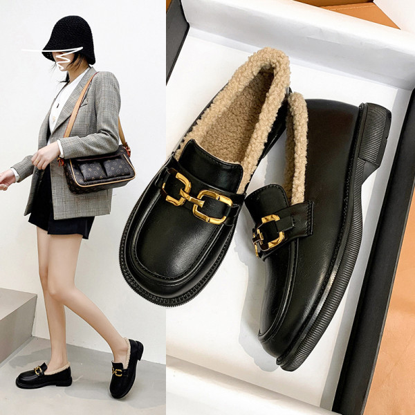 Rudens-ziemas mokasīni ar metāla elementu