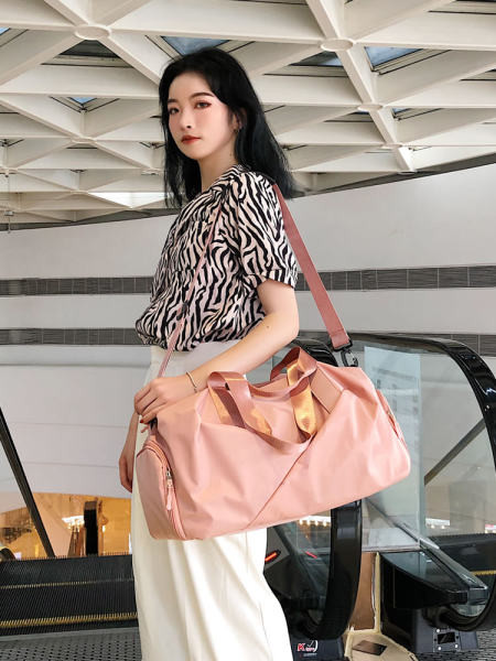 Hordozható sporttáska vállpánttal