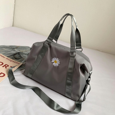 Sieviešu ceļojumu soma ar izšuvumu