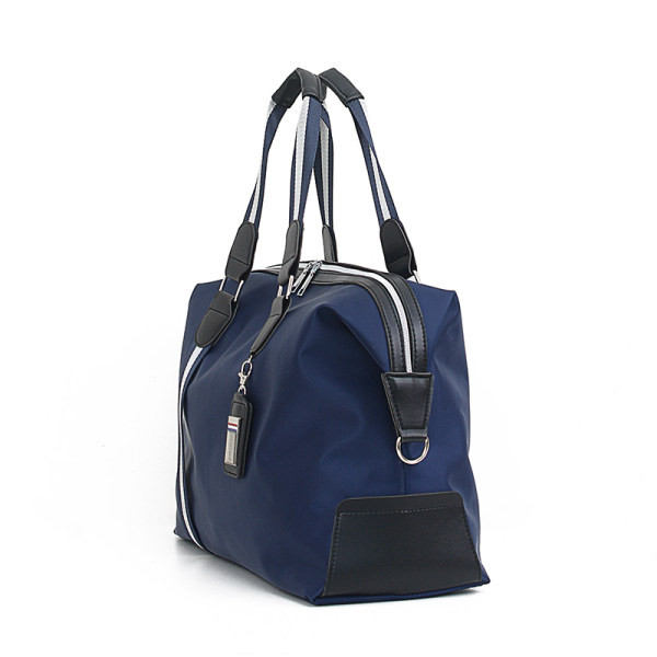 Fogantyús utazótáska két színben