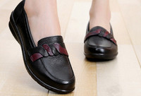 Jauna modeļa sieviešu mokasīni no eko ādas ar plakanu zoli