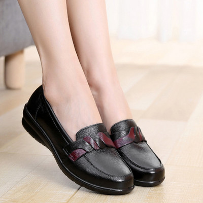 Jauna modeļa sieviešu mokasīni no eko ādas ar plakanu zoli