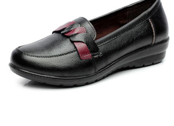 Jauna modeļa sieviešu mokasīni no eko ādas ar plakanu zoli