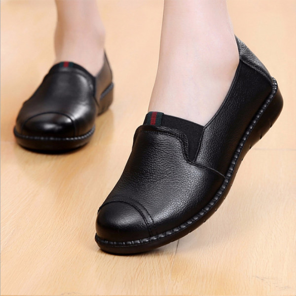 Sieviešu melni ādas kurpes