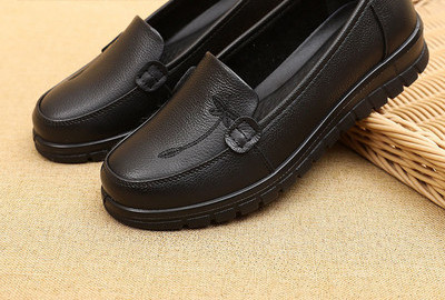 Sieviešu ādas mokasīni