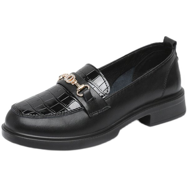 Női alkalmi mokaszinok fémes elemekkel