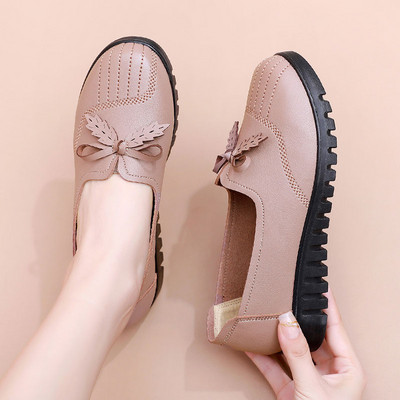 Sieviešu ādas apavi ar lentīti trīs krāsās