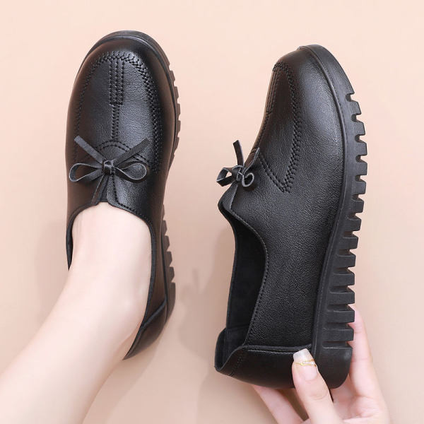 Γυναικεία μοκασίνια με κορδέλα