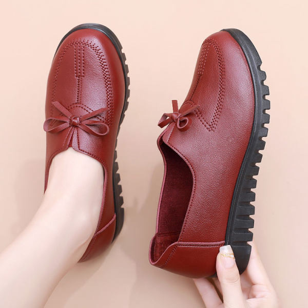 Γυναικεία μοκασίνια με κορδέλα