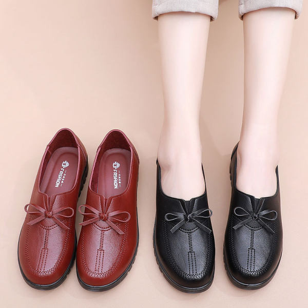 Γυναικεία μοκασίνια με κορδέλα