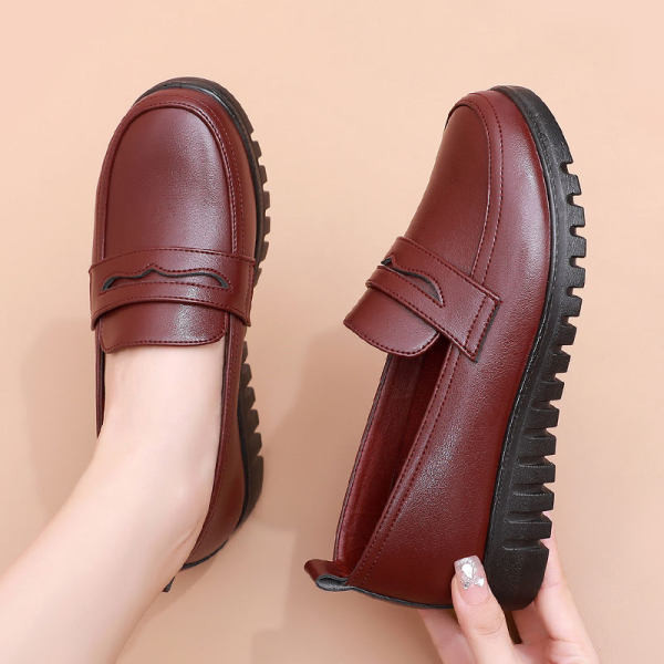 Sieviešu mokasīni no eko ādas - ar plakanu zoli