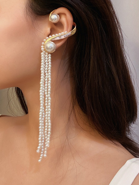 Moteriškas kabantis perlų auskaras