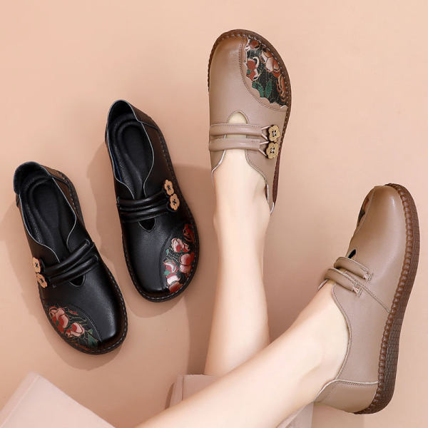 Női alkalmi naplopók virágmotívummal