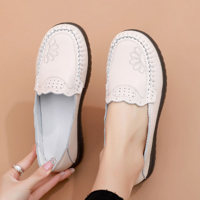 Sieviešu mokasīni ar plakanu zoli