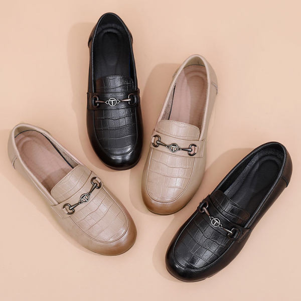 Női mokaszin - csattal