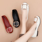 Ženske mokasine s kopčom