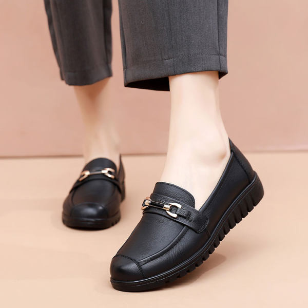 Sieviešu melnie kurpes