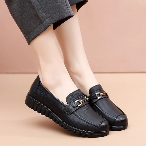 Sieviešu melnie kurpes