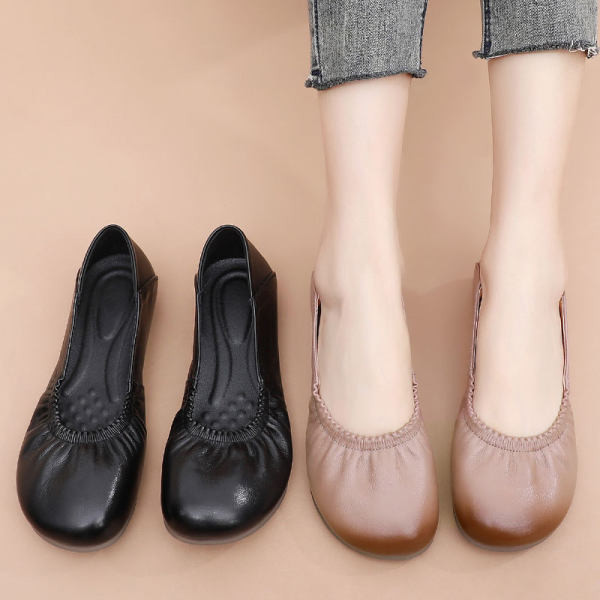 Γυναικεία δερμάτινα μοκασίνια σε δύο χρώματα