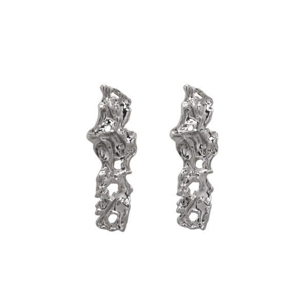 Naujas nestandartinės formos moteriškų auskarų modelis sidabro spalvos