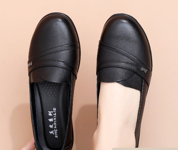 Odiniai juodi moteriški mokasinai