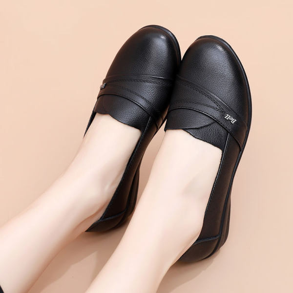 Odiniai juodi moteriški mokasinai