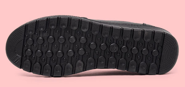 Sieviešu melns - izšūtas kurpes