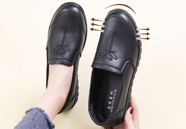 Ženske crne mokasine s vezom