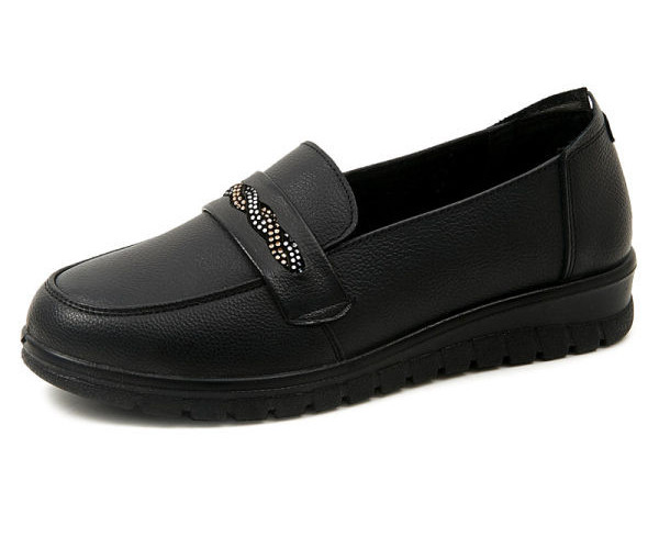 Oficiālā modeļa sieviešu mokasīni no eko ādas ar akmeņiem