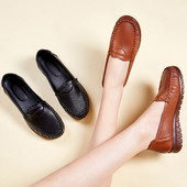 Sieviešu ādas mokasīnu tīrs modelis