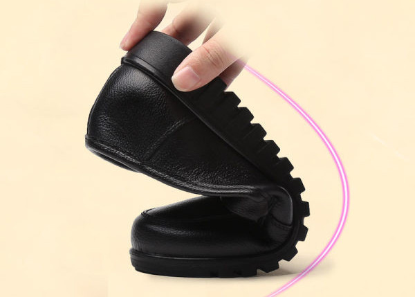 Sieviešu ādas mokasīni ar lentīti