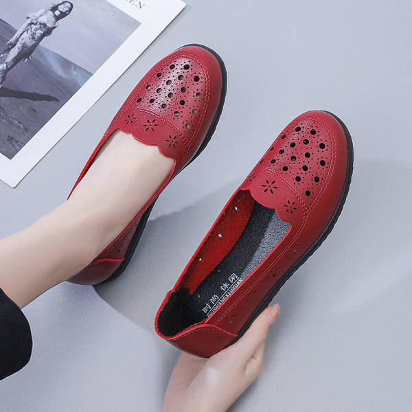 Kvėpuojantys moteriški mokasinai iš eko odos