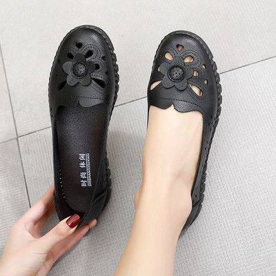 Naiste hingavad mokassiinid erinevates värvides