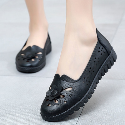 Naiste hingavad mokassiinid erinevates värvides