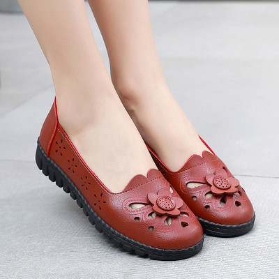 Naiste hingavad mokassiinid erinevates värvides