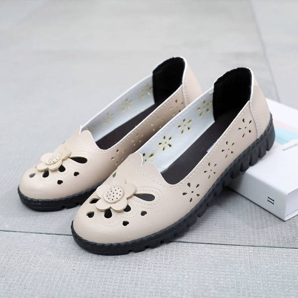 Naiste hingavad mokassiinid erinevates värvides