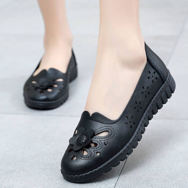 Naiste hingavad mokassiinid erinevates värvides