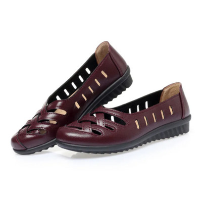 Sieviešu vasaras ādas mokasīni ar plakanu zoli