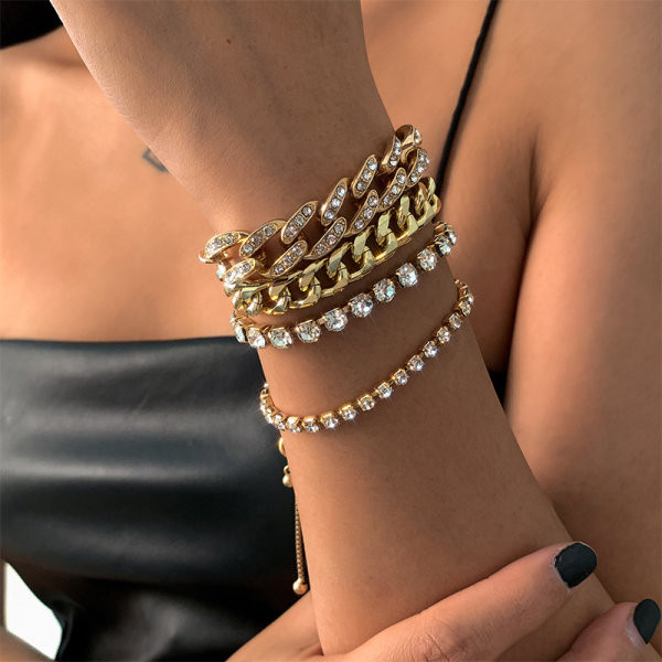 Moteriškas apyrankių komplektas su akmenukais - keturios dalys