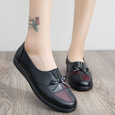 Γυναικεία έκο δερμάτινα μοκασίνια με κορδέλα