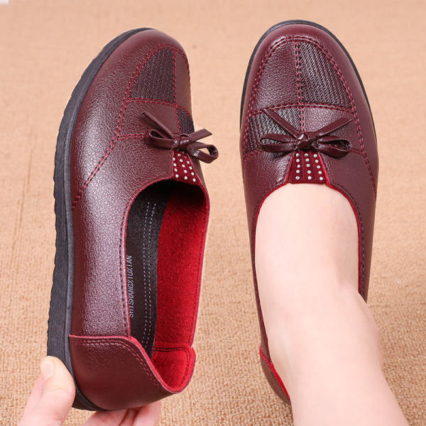 Γυναικεία έκο δερμάτινα μοκασίνια με κορδέλα