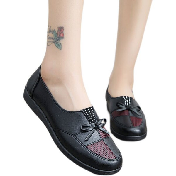 Γυναικεία έκο δερμάτινα μοκασίνια με κορδέλα