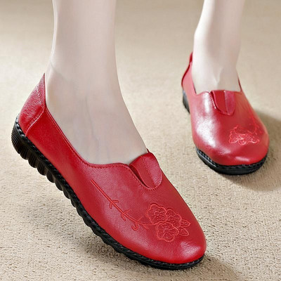 Ženske kožne mokasine s vezom