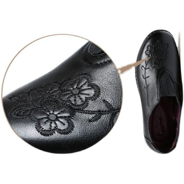 Ženske kožne mokasine s vezom